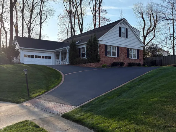 8201 Excalibur Ct, Annandale, VA 22003