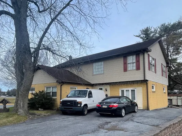 73 N Oak St, Lititz, PA 17543