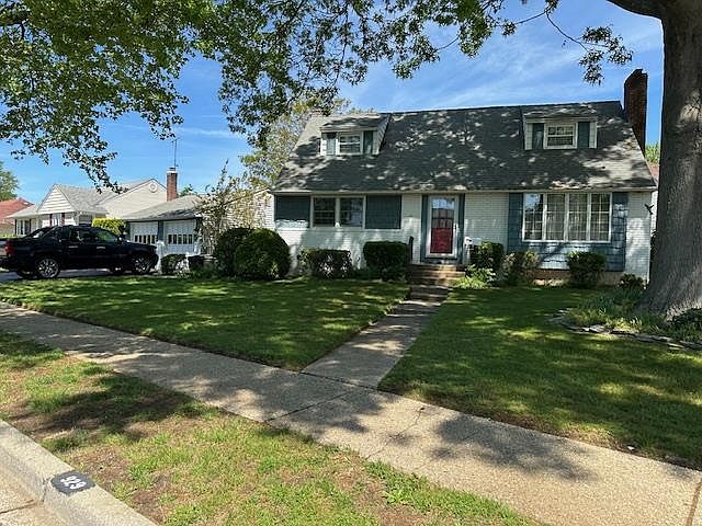 1st image of 929 White Birch Lane