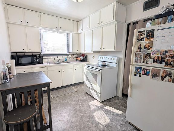 5th image of 611 7th St SW