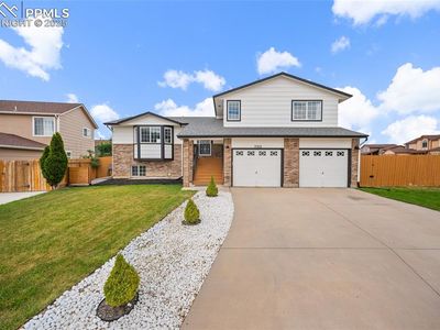 7102 Oxmoor Ln, Colorado Springs, CO, 80925