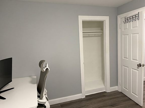 4th image of 253 Lexington St Floor 2