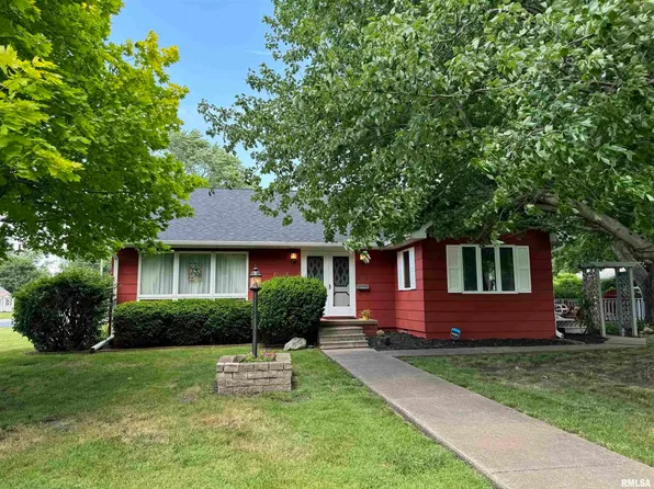 809 SW 6th St, Aledo, IL 61231