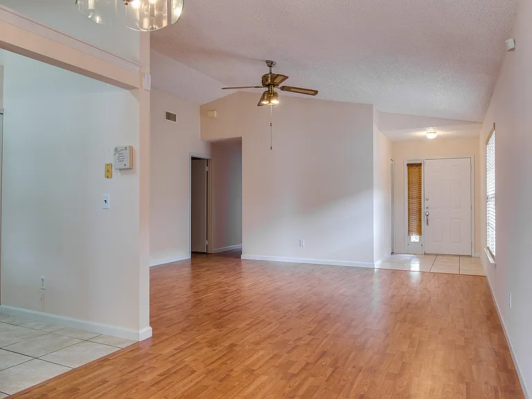 9928 Dean Cove Ln — Photo 8