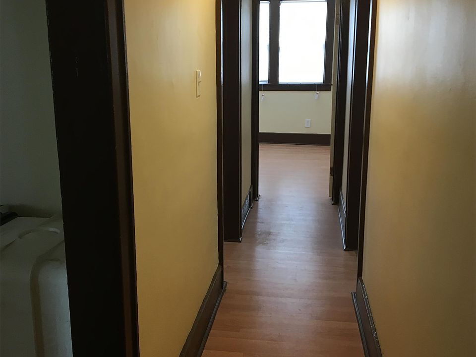 708 Highland St Apt 2, photo 9
