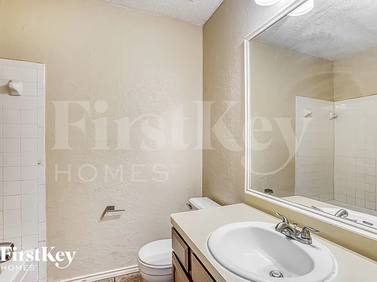 18614 Seaton Dr — Photo 17