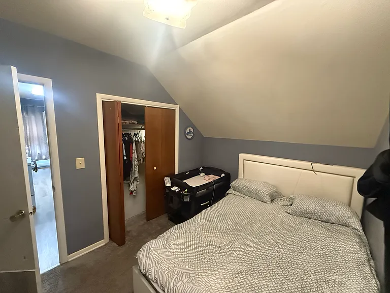 415 E Broadway St — Photo 3