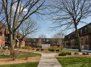 249 99th Ave NE APT 301, Blaine, MN 55434