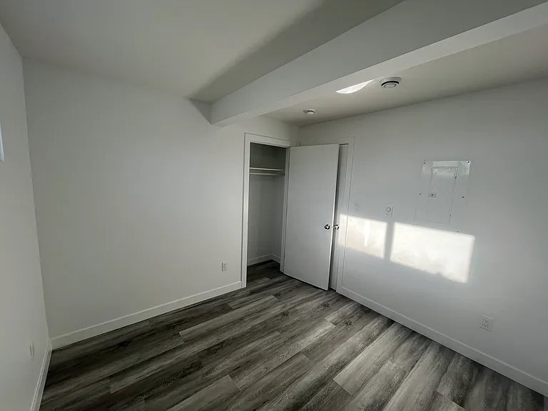 115 Stromberg Cres #B — Photo 4