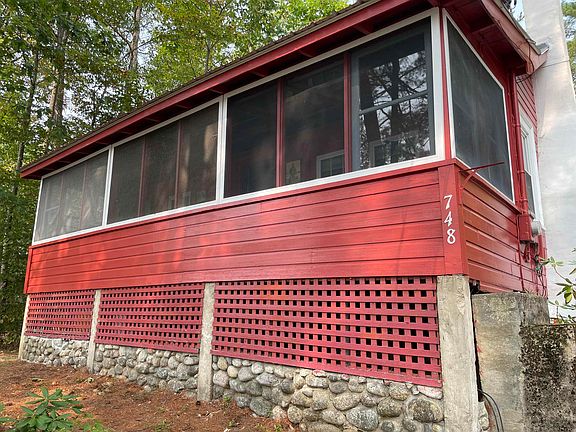 3rd image of 748 Plains Road