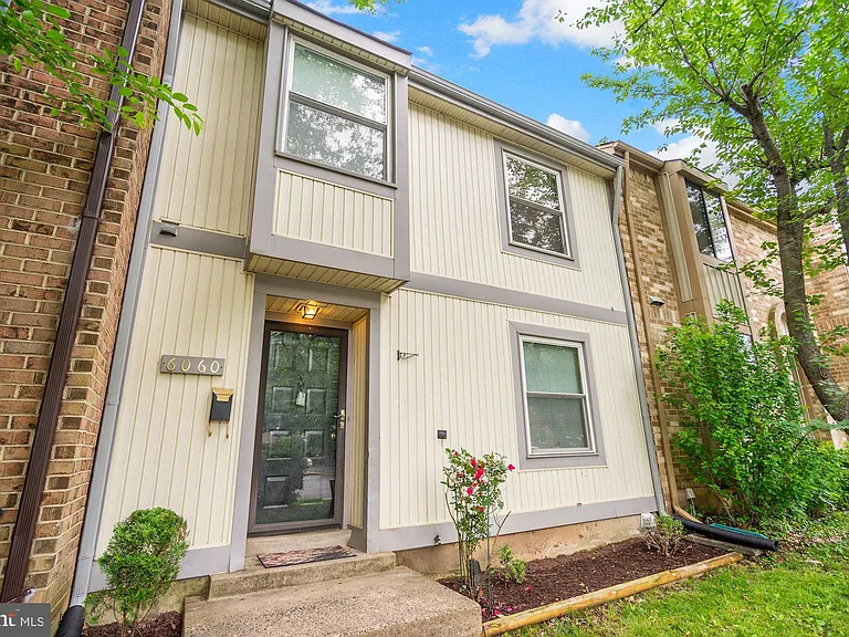 6060 Hollow Knoll Ct — Photo 1