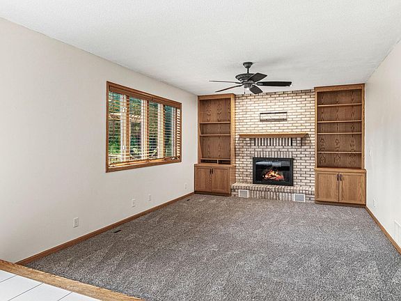 4th image of 4441 Hillvale Ave N