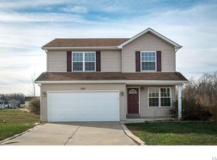 241 Village Circle Dr, Winfield, MO 63389