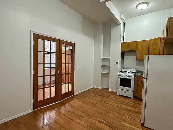 4th image of 234 E 32nd St APT 2B