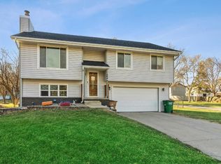 1498 NW 90th Ct, Clive, IA 50325