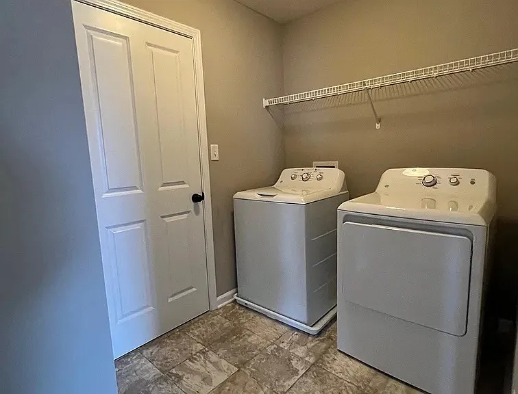 1443 Classic Ave — Photo 21