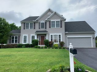 320 Sweetwater Dr, Palmyra, PA 17078