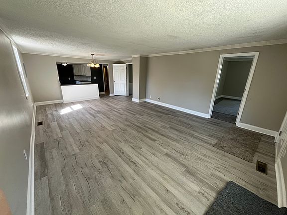 2nd image of 725 N Academy St