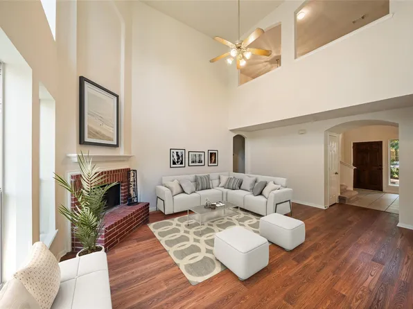 10 Orchid Grove Pl, Conroe, TX 77385