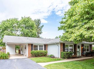 203 S Harrison Rd, Sterling, VA 20164