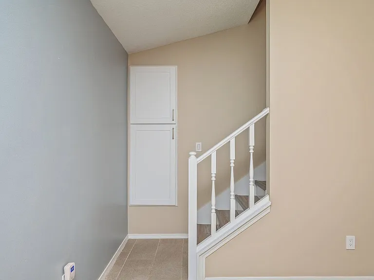 804 Sparkleberry Cv — Photo 29
