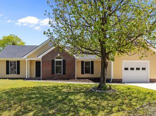 307 Fall Dr, Jacksonville, NC 28540