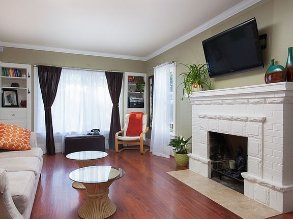 4th image of 3627 Maple Ave