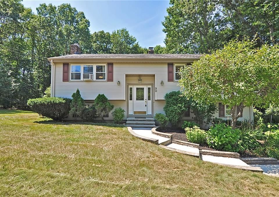 1st image of 30 Maureen Dr