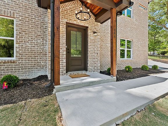3rd image of 388 Oakland Dr NW
