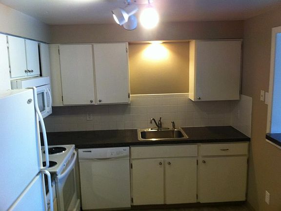 4th image of 1310 W 6th Ave