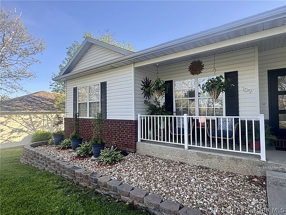 3rd image of 109 Reddington Rd