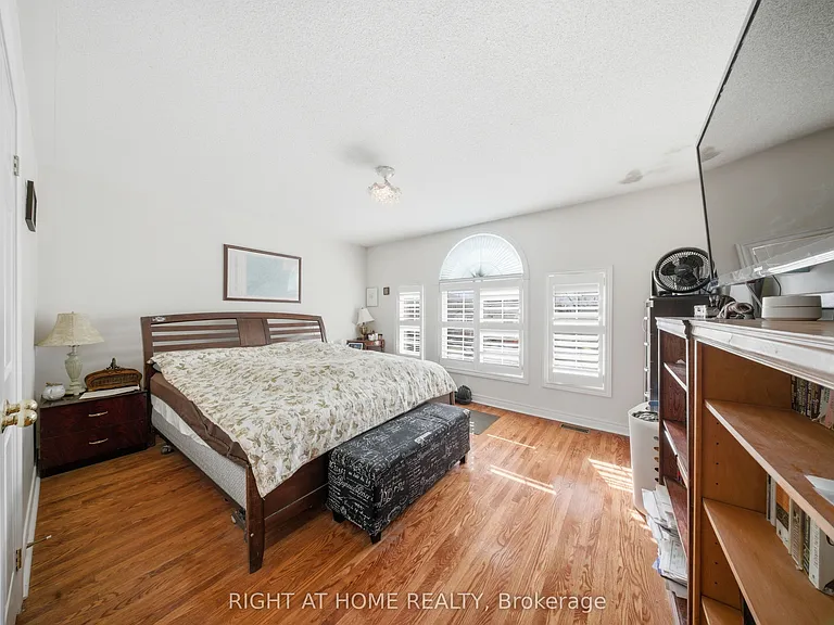 284 Maple Leaf Dr — Photo 26