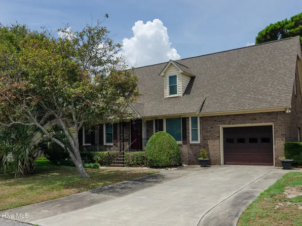 717 Sloop Pointe Ln, Kure Beach, NC 28449