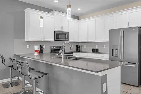 3 bed, 1787 sqft, $1,995 — Photo 2