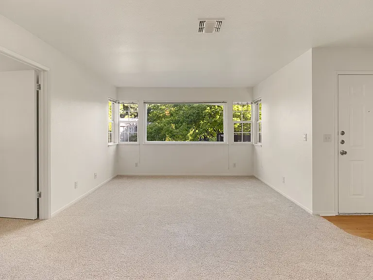 1661 Forest Avenue Apartments — Photo 64