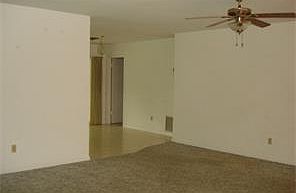 4th image of 8805 Lakeland Blvd