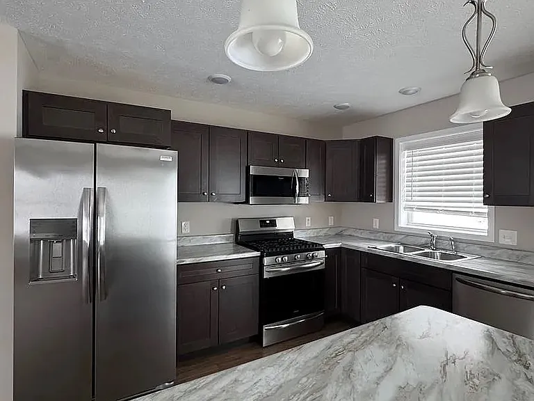 5085 Liberty Dr — Photo 15