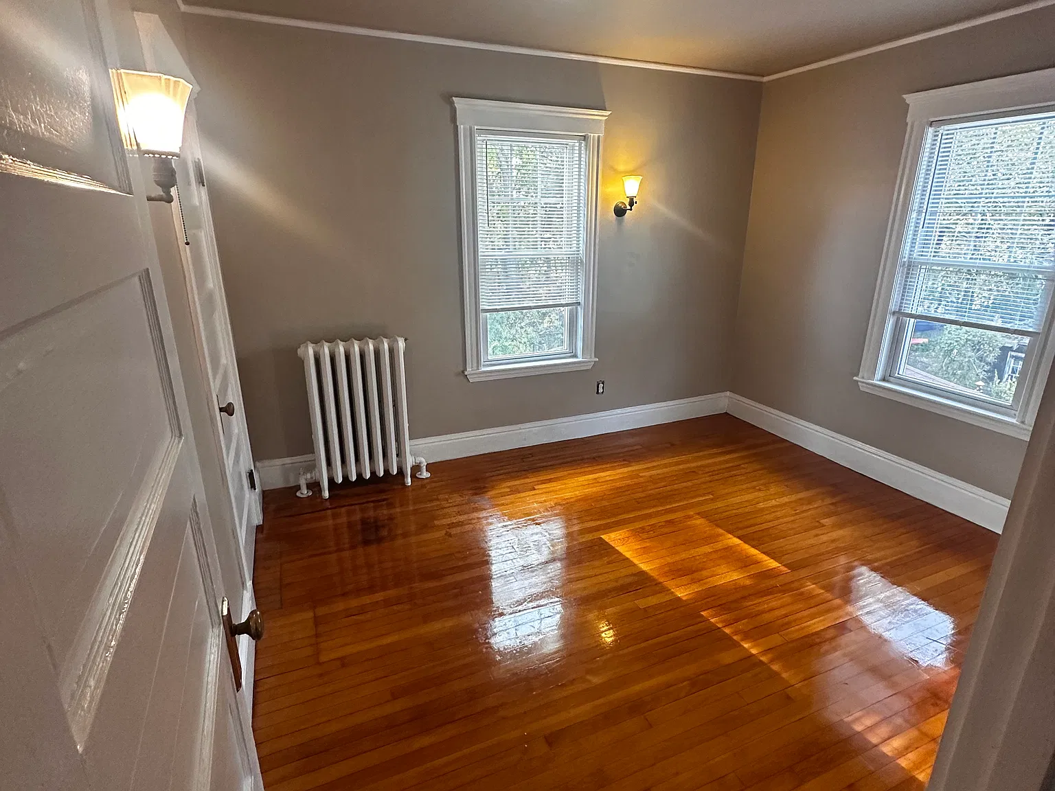 3 bed, 1350 sqft, $3,200 — Photo 3
