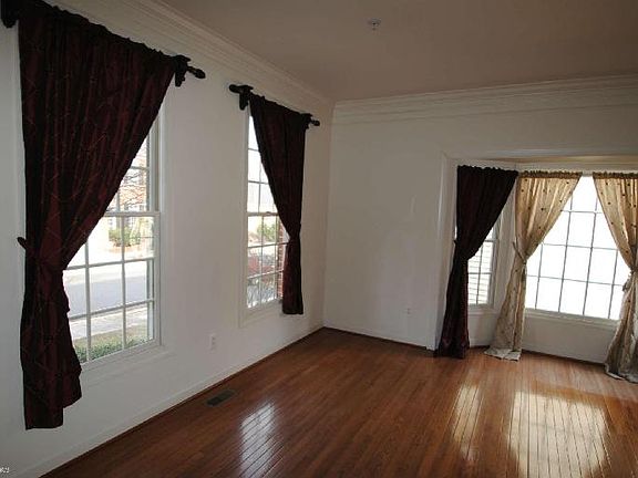 2nd image of 2145 Tysons Executive Ct