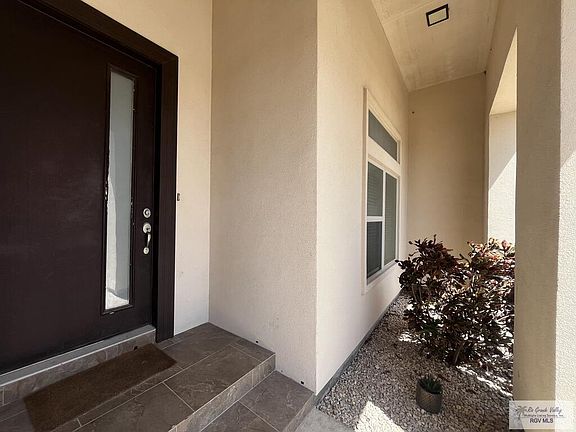 4th image of 152 Canteros Dr