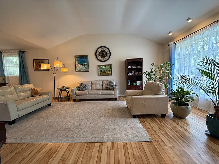 806 Warfield Ln — Photo 27