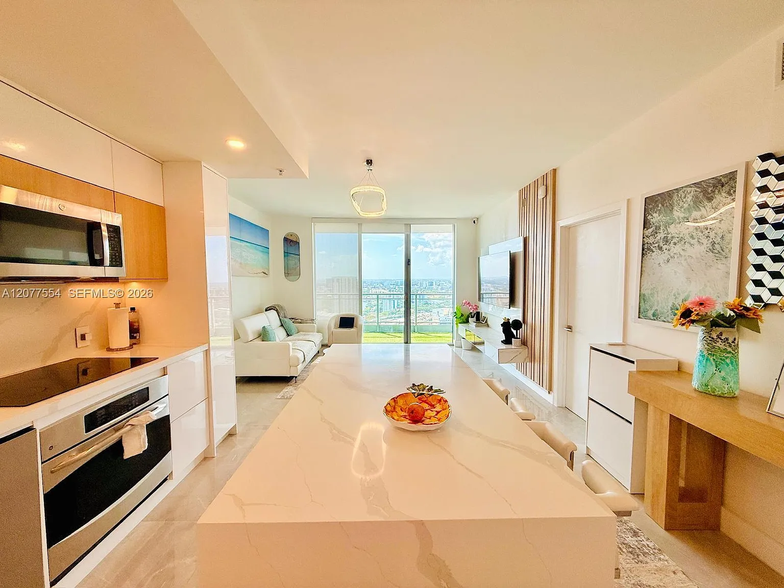 Ivy Condo — Photo 2