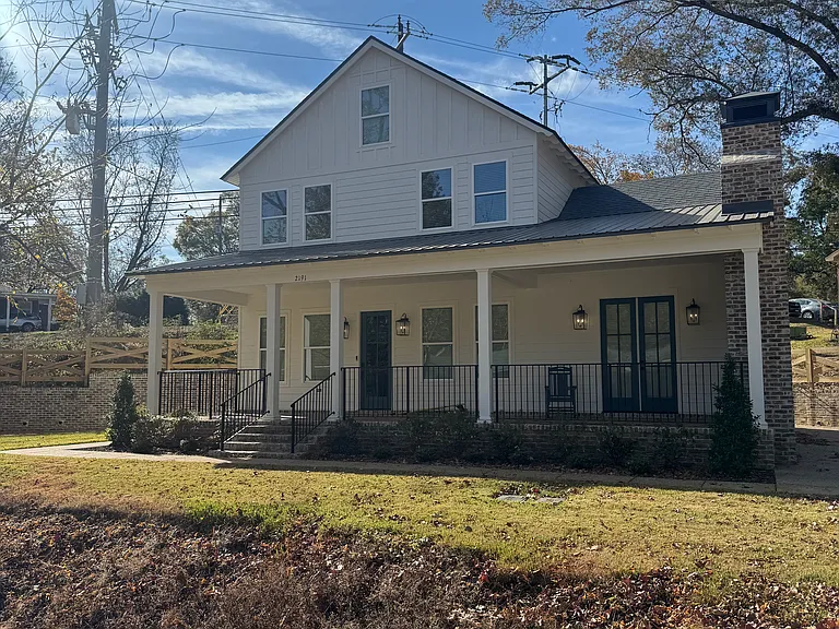 2191 Timber Ln E — Photo 2