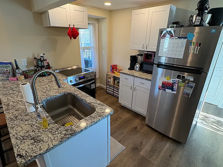 1922 Delaware Ave #6 — Photo 9