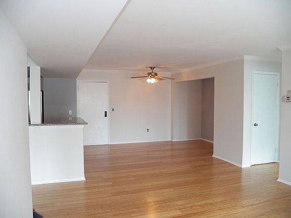Dining Room w Ceiling Fan