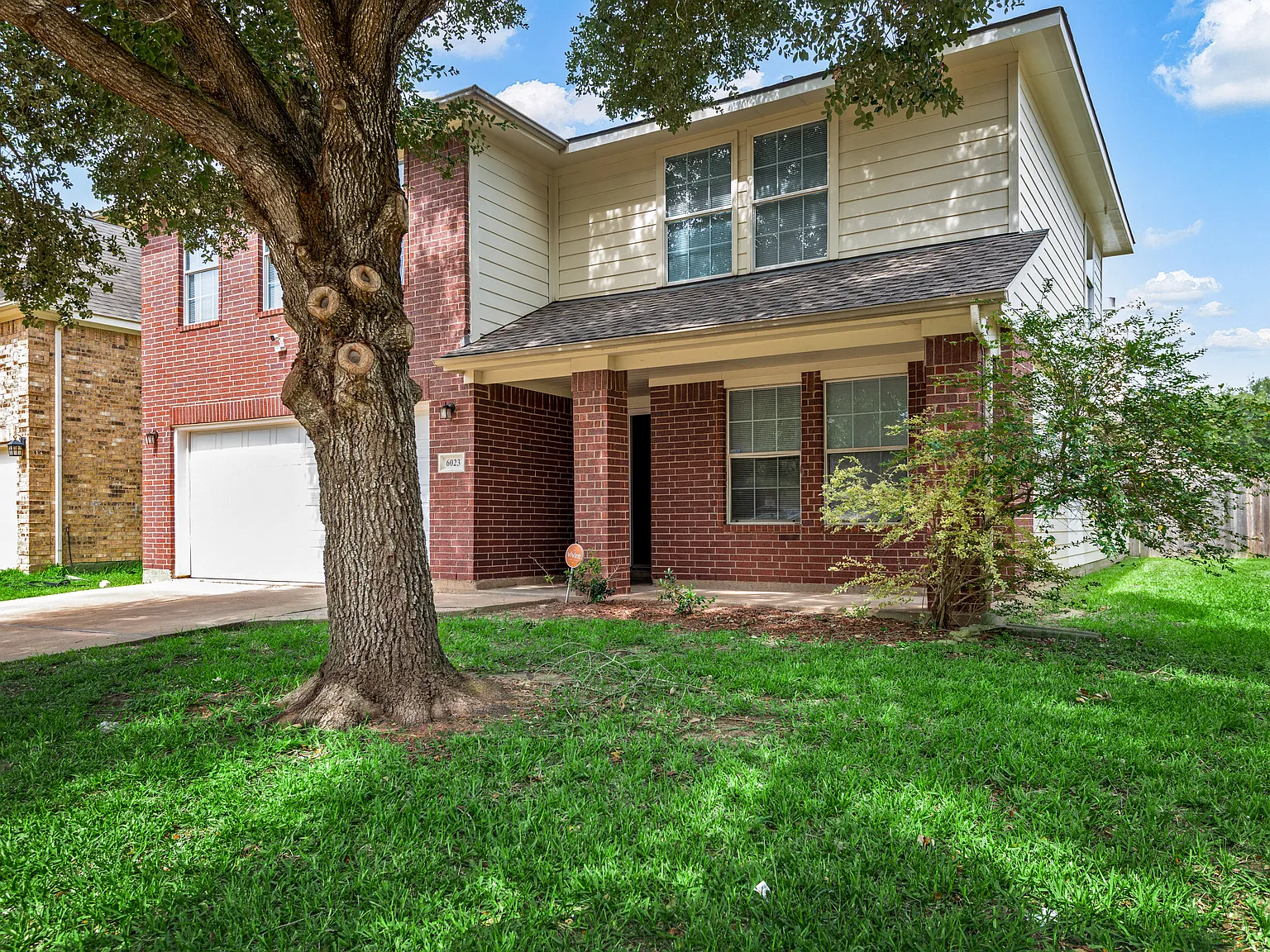 4 bed, 3.5 bath, 2729 sqft, $2,550 — Photo 1