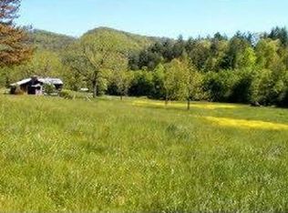 164 Valley Lake Rd, Mineral Bluff, GA 30559