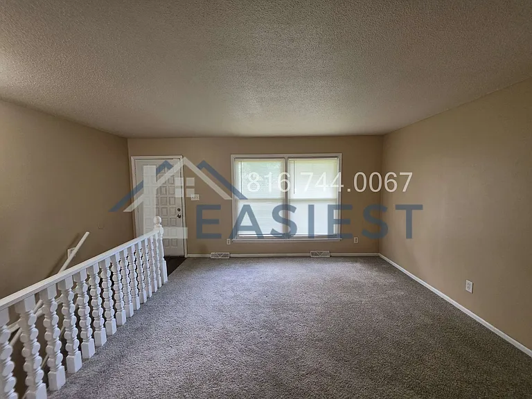 11335 E 72nd St — Photo 4