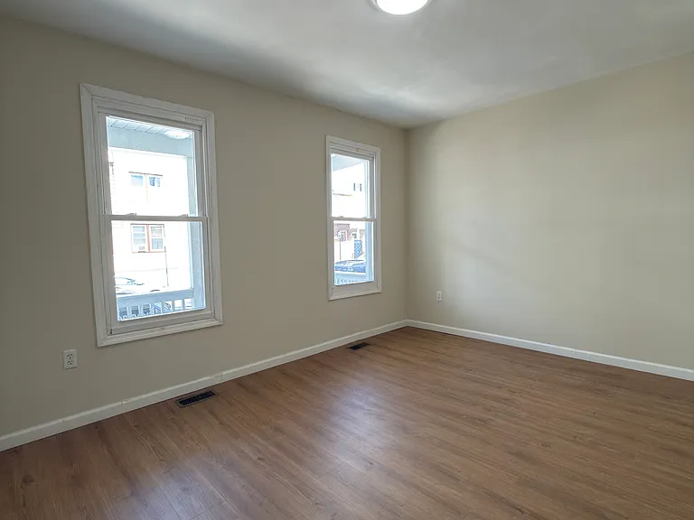 216 Delaware St #1 — Photo 3