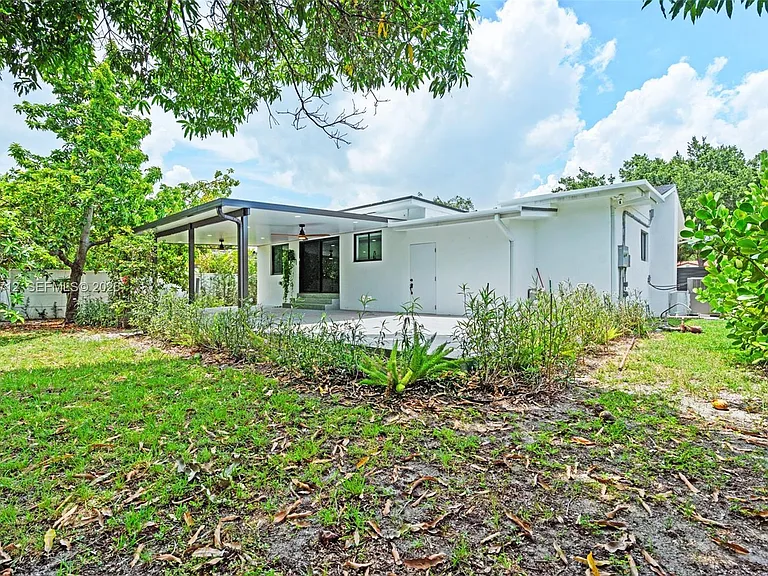 56 Whitethorn Dr — Photo 27